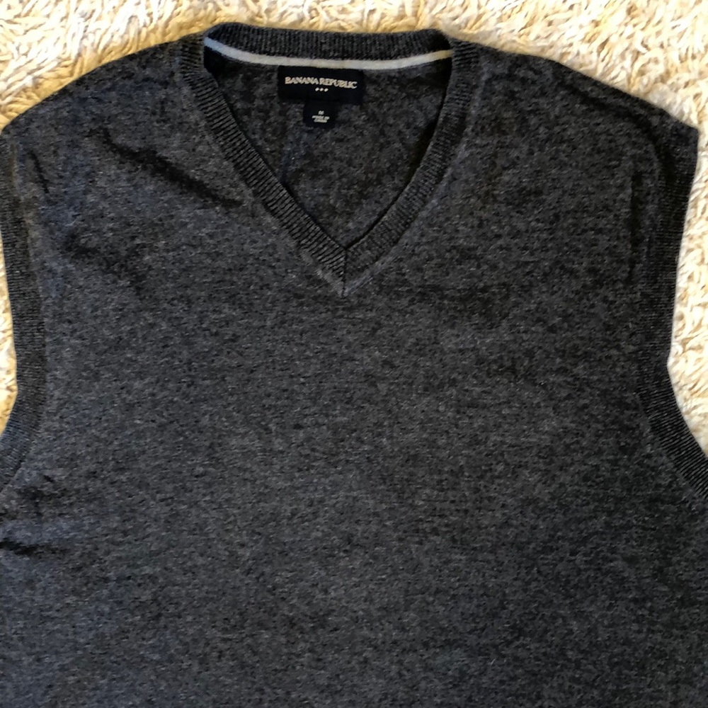 Banana Republic heather grey v-neck sweater vest